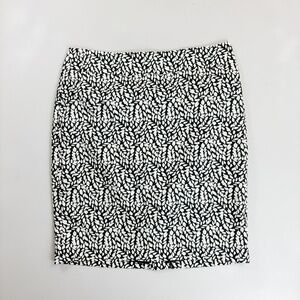 ANN TAYLOR Loft Leaf Print Pencil Skirt SZ 6 Lightweight Cotton Career Back Zip